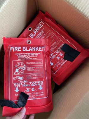 Industrial Fire Blanket Roll with 1000℃ Temperature Resistance and Vermiculite Coating for Heavy Duty Welding Protection