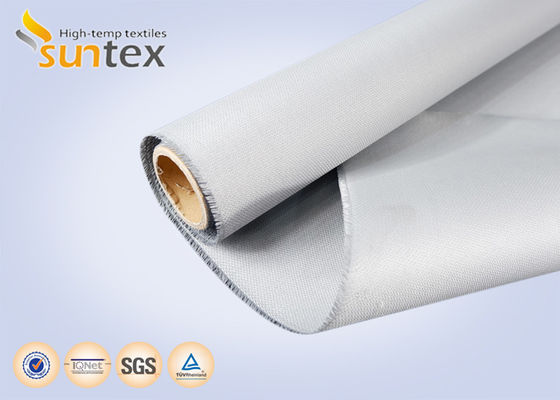 Rollo de manta de soldadura industrial, material ignífugo y resistente al calor que ofrece protección durante las operaciones de soldadura